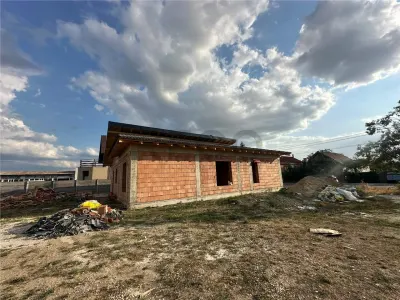 RECO Casa la rosu cu toate utilitatile aproape de Cihei - foto 2