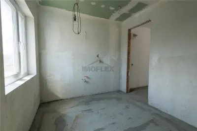 Casa spatioasa cu etaj si curte în Ghimbav - foto 15