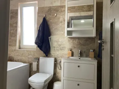 Casa moderna cu 3 camere 2 bai balcon si curte privata in Turnisor - foto 14