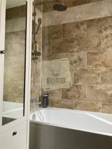 Casa moderna cu 3 camere 2 bai balcon si curte privata in Turnisor - foto 15