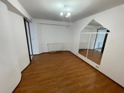 Apartament 5 camere in vila cu centrala | Razoare Piata Danny Huwe - foto 6