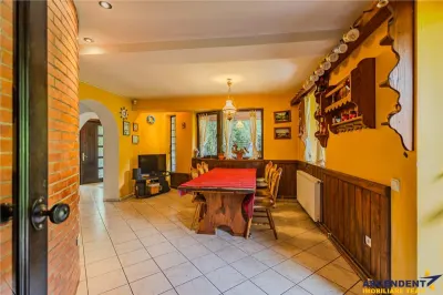 Resedinta versatila, 7 incaperi, camin elegant, terase, lot 800 mp, locuire/ turism. - foto 18