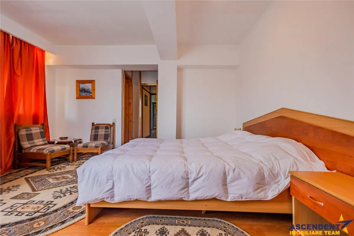 Resedinta versatila, 7 incaperi, camin elegant, terase, lot 800 mp, locuire/ turism. - foto 25