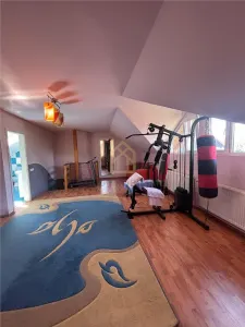Casa de vanzare cu piscina  zona Vrancei - foto 4