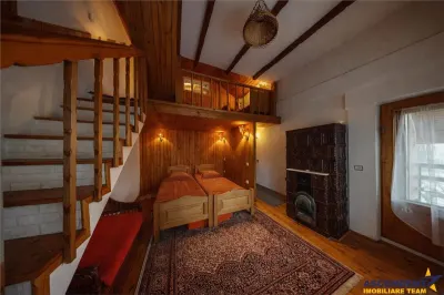 Proprietate rustica la 1 km de Castelul Bran:Doua unitati duplex, arhitectura traditionala: locuinta sau investitie! - foto 5