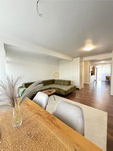 Etaj III | Apartament spatios cu 3 camere - 86 m² | Parcare proprie - foto 2