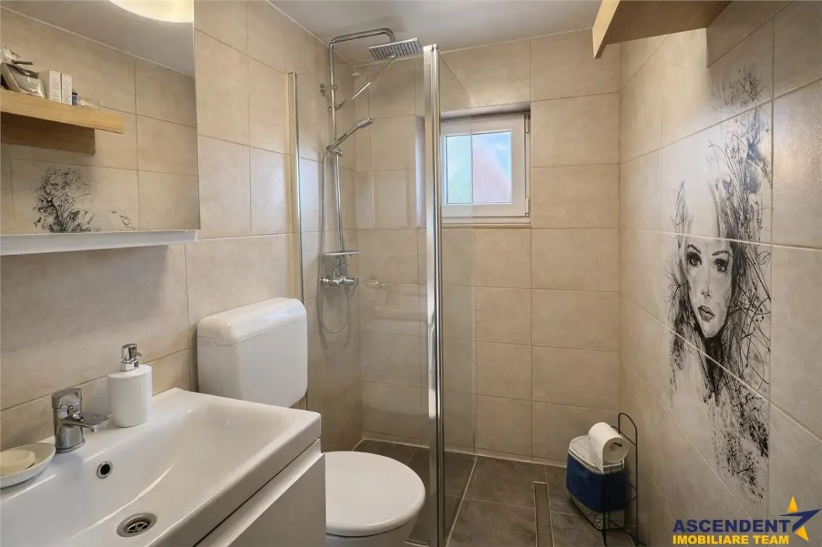 Casa eleganta, curte amenajata, garaj, Brancovenesti, Mures - foto 13
