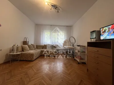 Apartament 3 camere, 2 bai, 2 balcoane, etaj intermediar,Soarelui - Timisoara