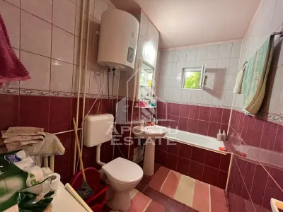 Apartament cu 3 camere, 2 bai, decomandat, parter inalt,zona Girocului - foto 8