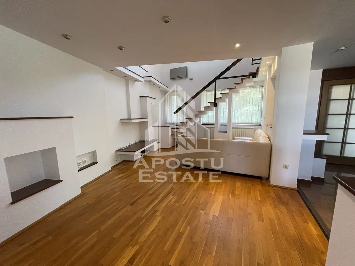 Casa de inchiriat, 4 dormitoare, 3 bai, garaj, curte, zona Lipovei. - foto 1