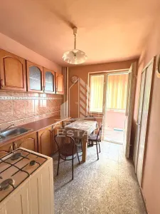 Apartament de vanzare cu 3 camere, 2 bai, 2 balcoane, zona Soarelui - Timisoara