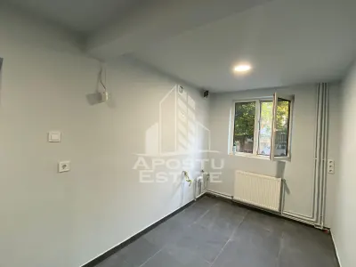 Casa P+1 cu 2 apartamente - pozitie excelenta pe Aleea Ghirodei - foto 25