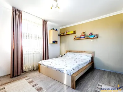Vila luminoasa, curte individuala, priveliste panoramica spre munti, Harman, Brasov - foto 15