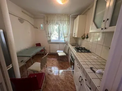 Apartament 3 camere, 76 mp, Etaj 2 – Centrală proprie, Balcon închis - Iasi
