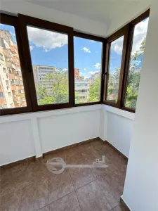 Apartament 3 camere, 75 mp, 2 băi, 2 balcoane, CT, 3 AC, boxă 9 mp și 2 locuri de parcare – Nicolina - foto 9