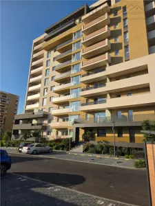 Apartament 3 camere de închiriat | Urban Plaza Brașov | loc de parcare | 2 balcoane - foto 18