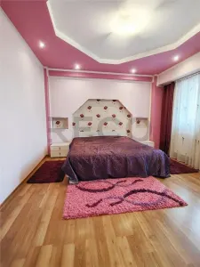 RECO Apartament renovat cu camere Decomandat cu lift - foto 4