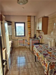 Apartament cu 3 camere 78 mp decomandat 2 bai - zona Pacurari - foto 5