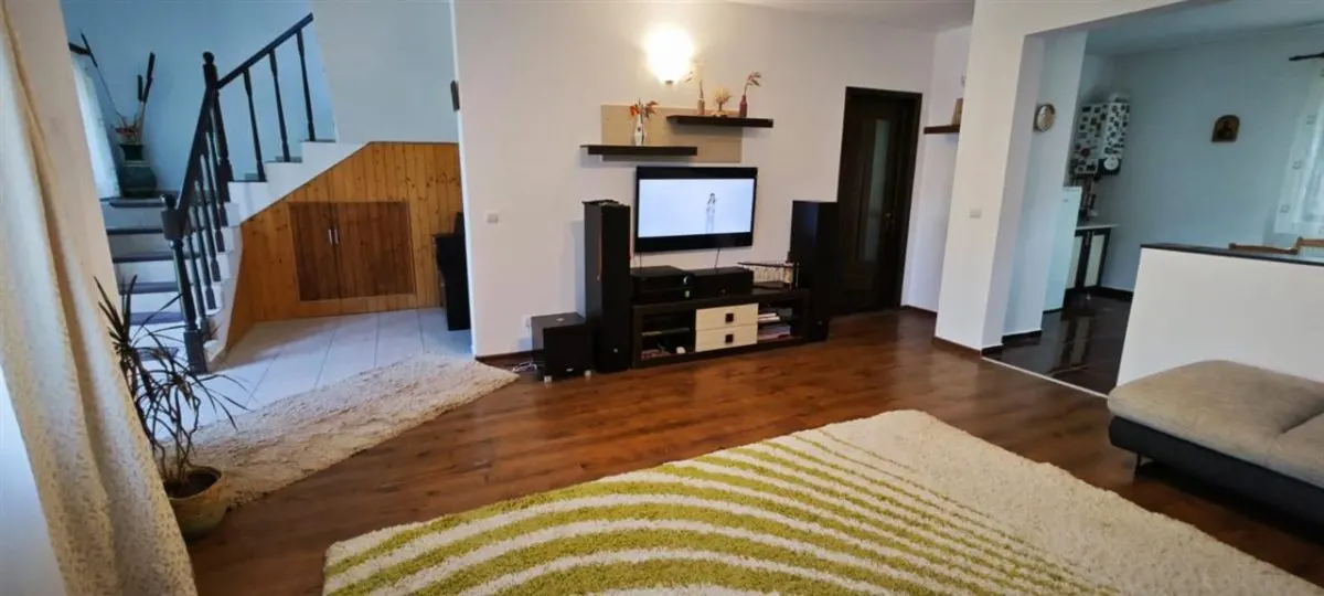 Vila individuala 5 camere Lunca Cetatuii--650 EURO - foto 2
