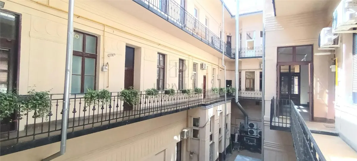 Spatiu birouri renovat nou, cladire istorica langa tribunal -  P - ta Unirii - foto 1