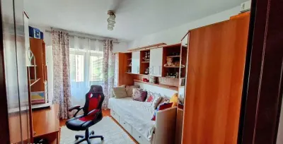 Apartament 3 camere Scriitorilor decomandat, etaj intermediar,165000 Euro - foto 3