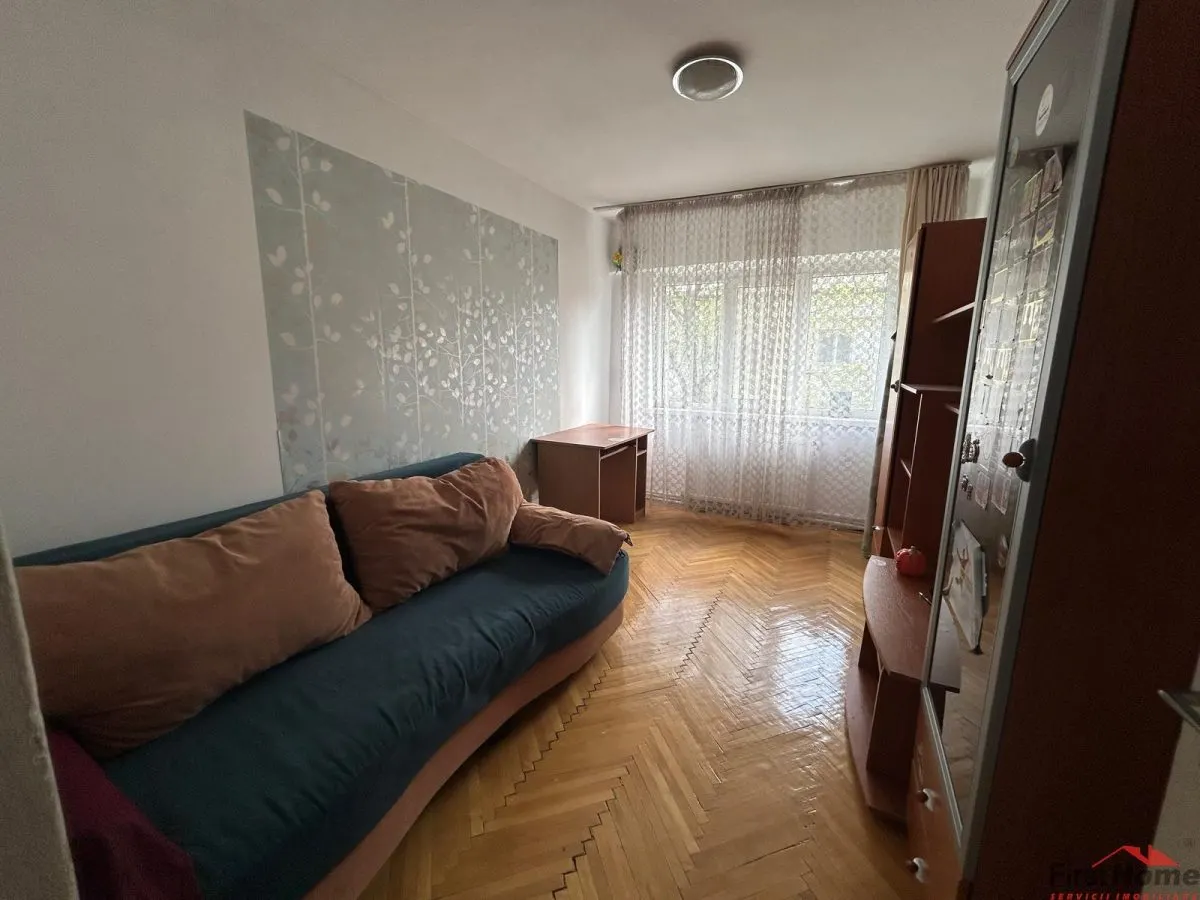 Apartament cu 4 camere de vanzare, zona Teatru - foto 5