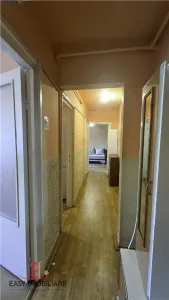 Apartament 2 camere, etaj 1, pe Bld. 1848 , decomandat, cu lift. - foto 5