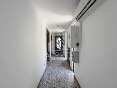 Casa + constructie moderna,de vanzare,2 locuinte,teren 2298 mp Giulvaz - foto 7