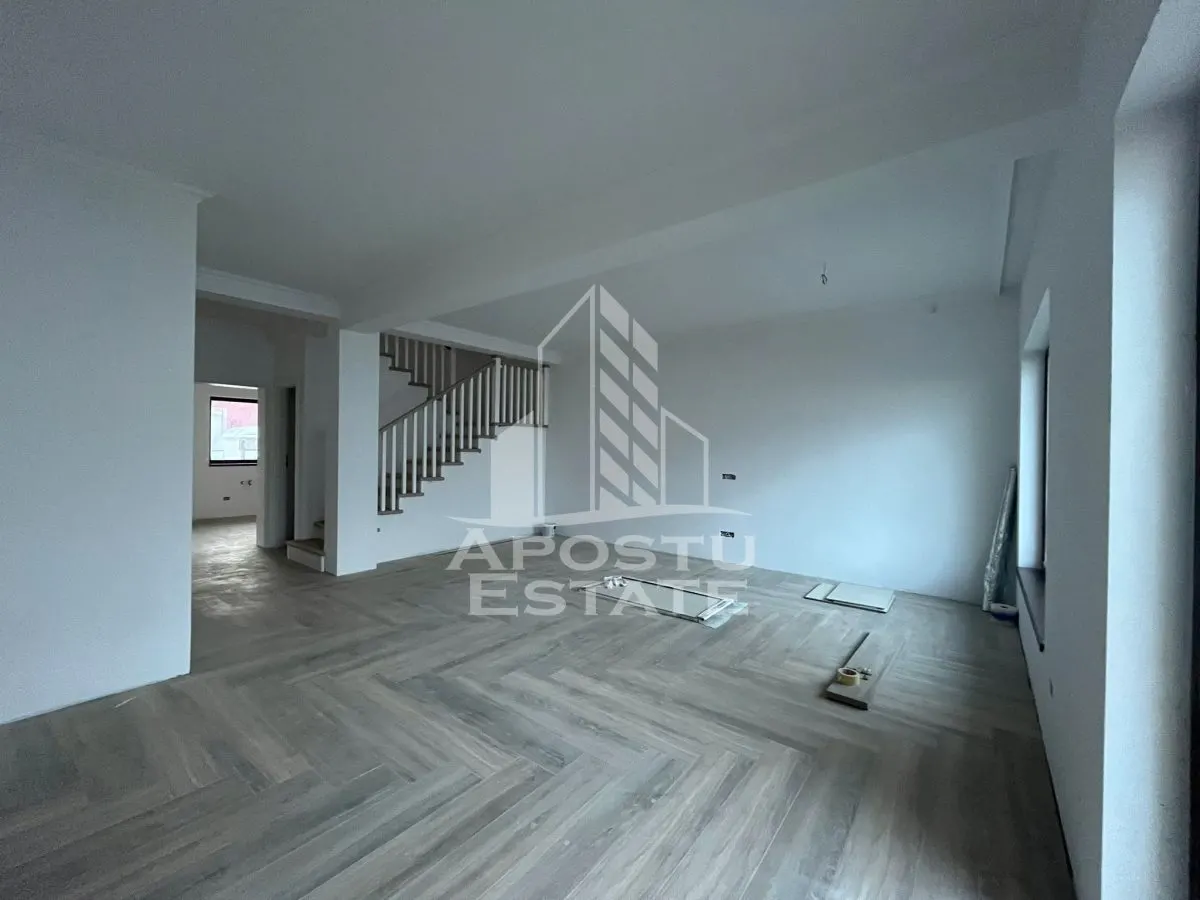 Duplex cu 4 camere, 3 bai,teren 250 mp in zona Dambovita - foto 1