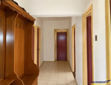 Calea Bucuresti,3 camere,decomandate,  etaj 2, 87mp,  2bai, centrala proprie, termopane, potential personalizare. - foto 3