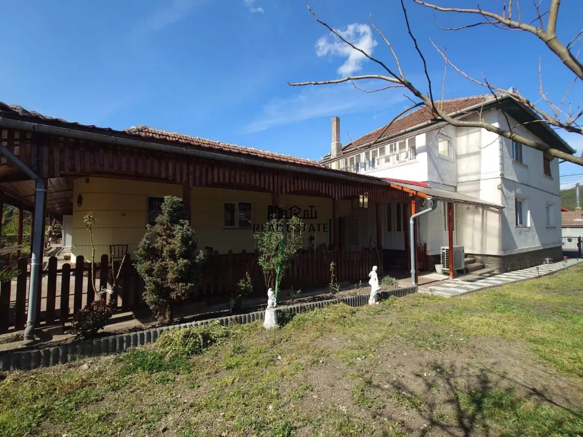 Casa si Teren Brad la drum european - foto 10