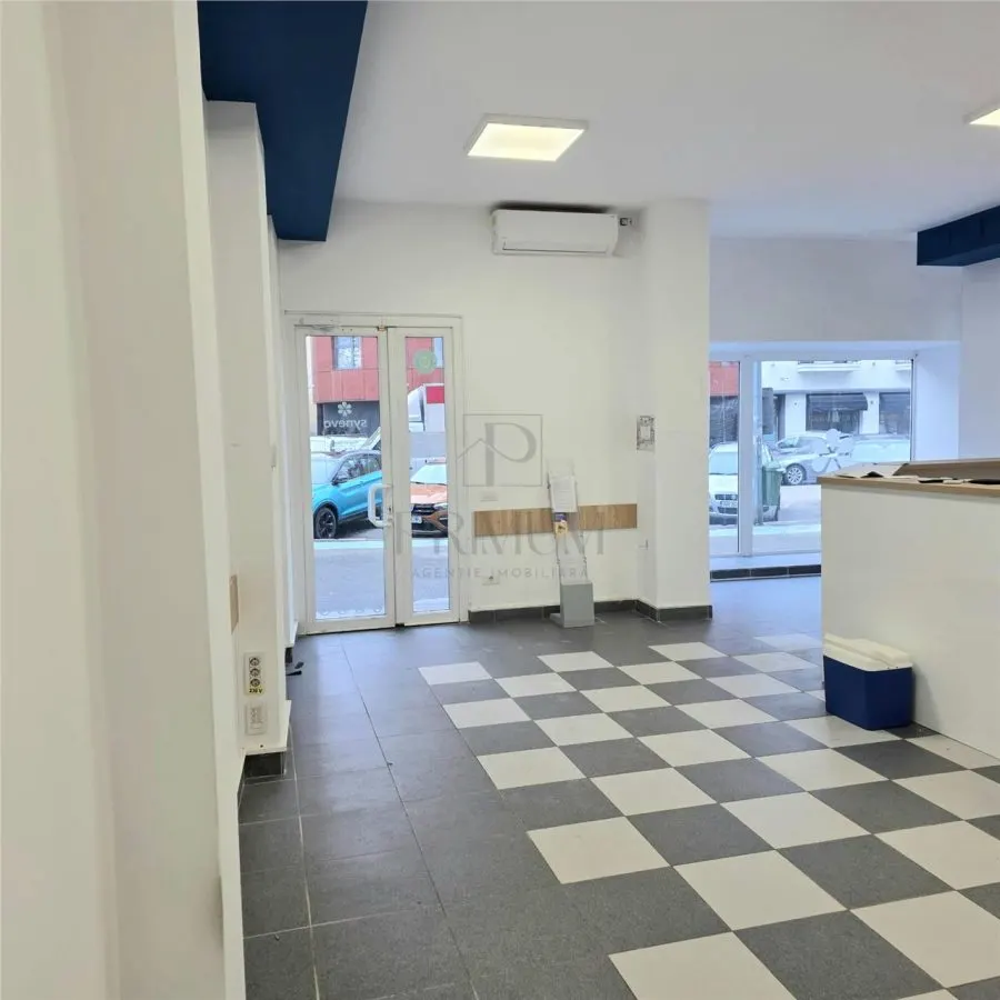 Spatiu comercial cu vitrina mare - Ultracentral - foto 1