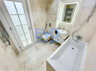 Apartament cu 2 camere, decomandat, complex Royal Town Copou - foto 6