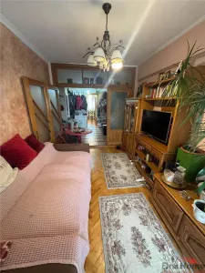 Ap 4 cam, str Mihail Kogalniceanu, bloc vila,88 mp utili, et 3/3 - Focsani