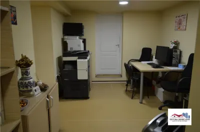 Spatiu pentru Birouri 2 Camere de Vanzare Zona Centrala - foto 6