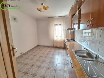 Apartament 2 camere decomandat ,nemobilata, zona Mioritei - foto 6