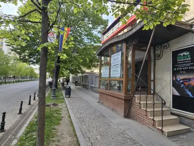 Spațiu comercial ultracentral | Piața Unirii | 56 mp | Parter + Etaj | Vad pietonal premium - Iasi
