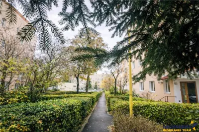 Cartierul Florilor, imobil renovabil, etaj intermediar, zona linistita, Brasov - foto 2