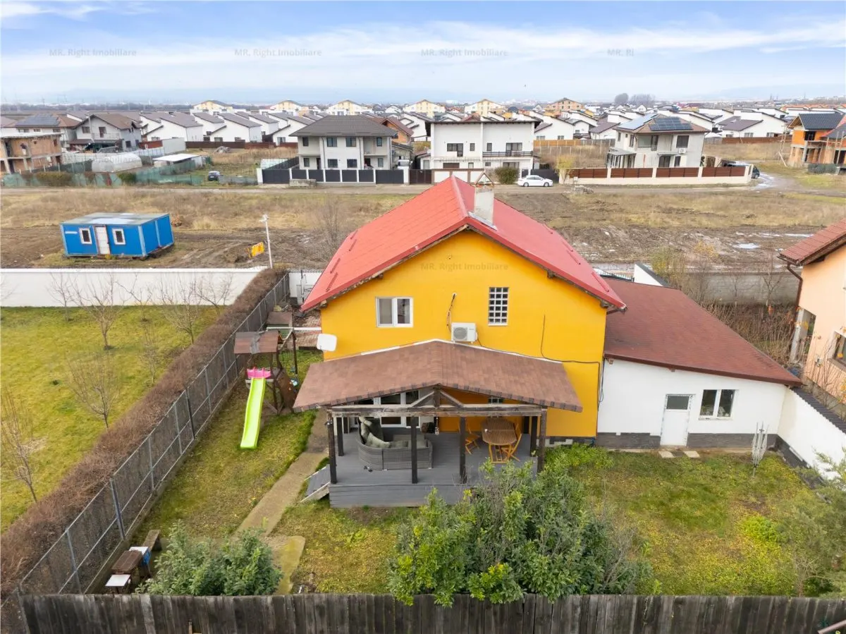 Casa individuala 4 camere cu garaj si curte | Sanpetru - foto 9