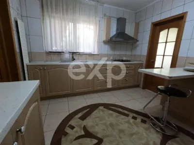 Vilă Exclusivistă cu Terasă și Curte Generoasă în Găvana, Pitești - foto 18