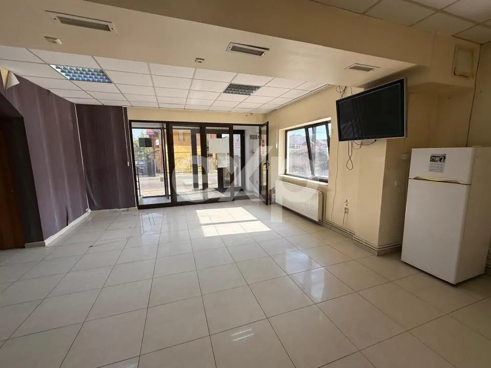 Spațiu Generos și Modern în Cartierul Găvana – Confort și Posibilități Nelimitat - foto 14