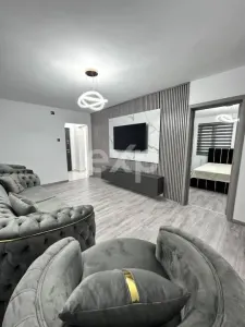 Apartament de vânzare – 3 camere , Micro 8 ,et 1 - Targoviste