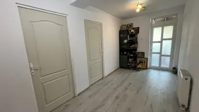 Apartament 110 mp, vilă, curte proprie, 3 camere, parcare, Plopii Fără Soț – Bucium - foto 2