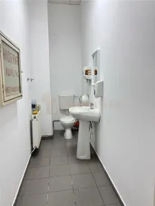 Spatiu comercial disponibil spre inchiriere - foto 6
