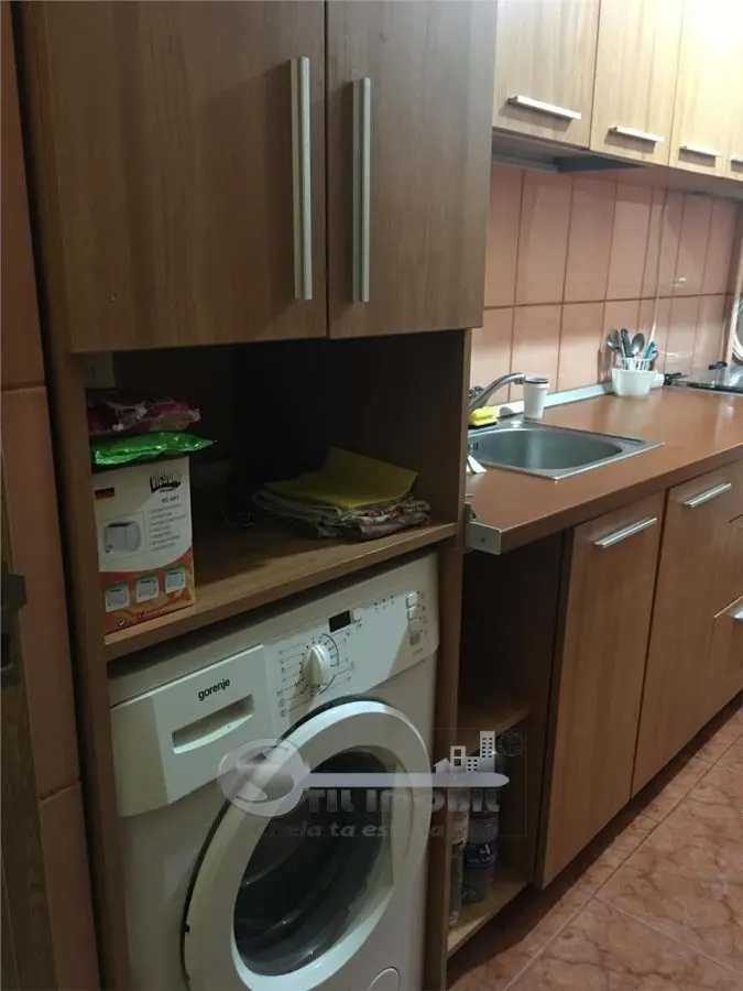 Garsonieră de închiriat â€“ Bd. Poitiers, etaj 2/3, centrală proprie - foto 6