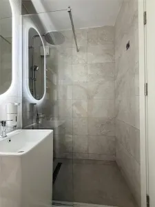 Prima Inchiriere! Centru Hala Centrala , 2 camere , totul nou ! - foto 9