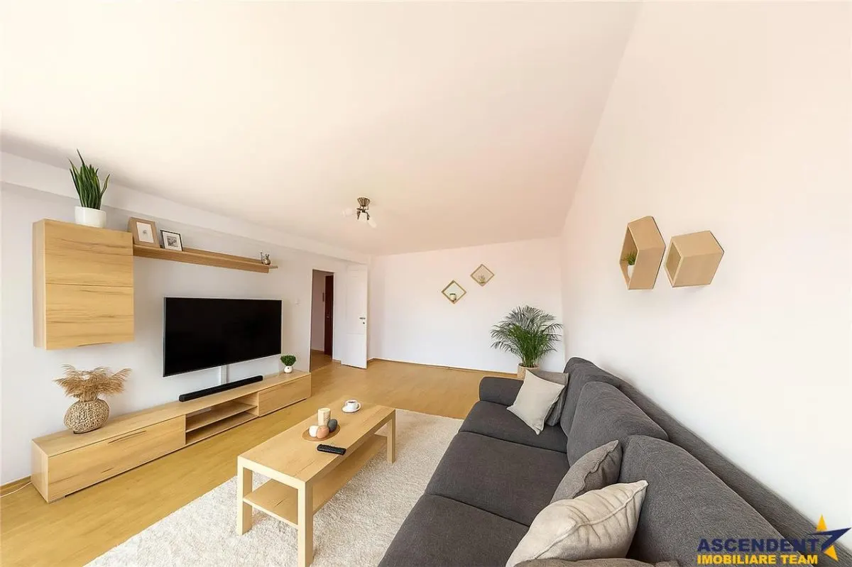 Decomandat,60mp,vitalizat,2 balcoane,living 24mp,areal linistit,Scriitorilor,Brasov - foto 2