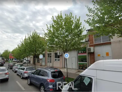 Spatii showroom/depozitare/productie alimentare/padel - Bucuresti