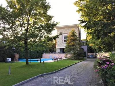 Vila cu piscina in zona  - Iancu Nicolae - Lidl ( teren 1500 Mp) - Bucuresti