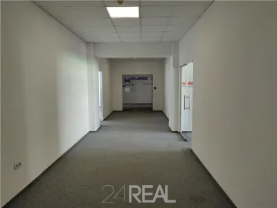 Spatiu birou de inchiriat - de la 61 mp, utilitati incluse - foto 8